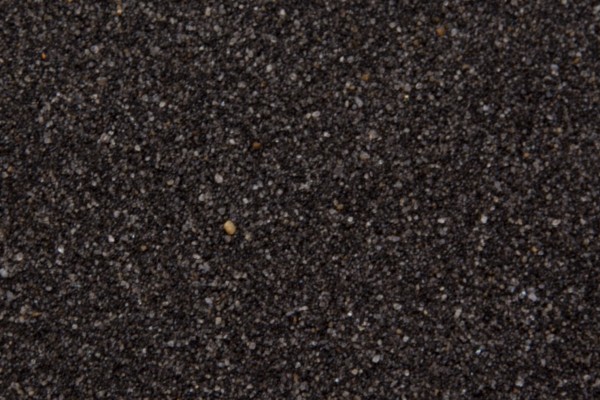 coloured-sand-black